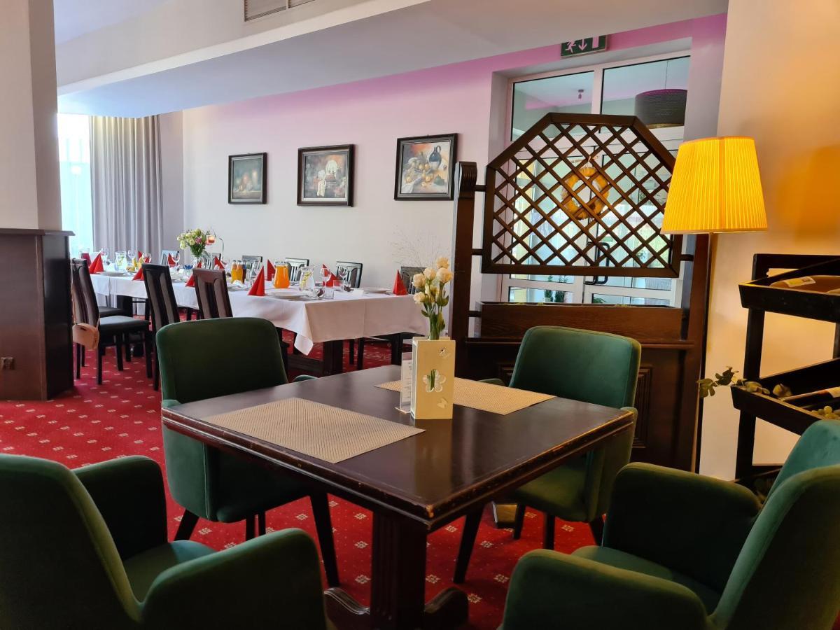 Hotel Mikulski Gliwice Buitenkant foto