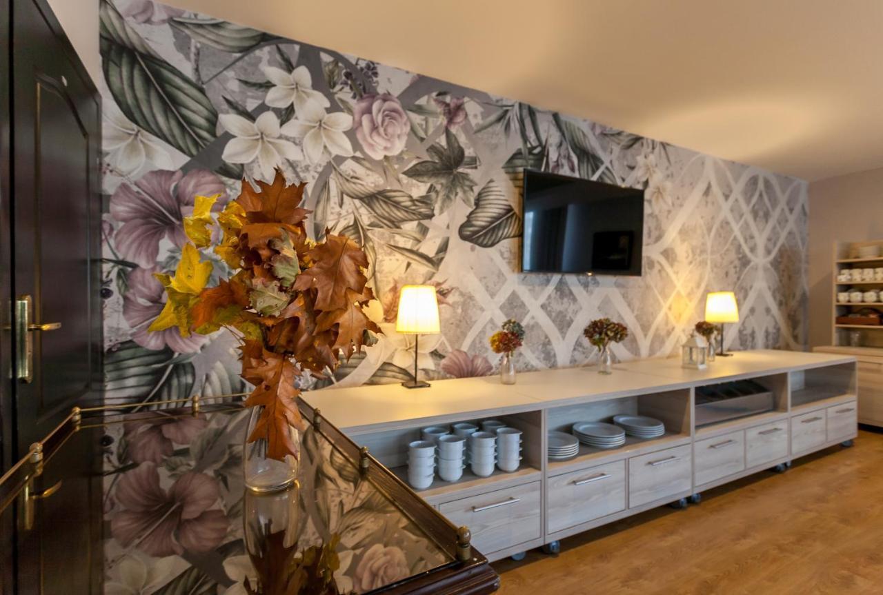 Hotel Mikulski Gliwice Buitenkant foto