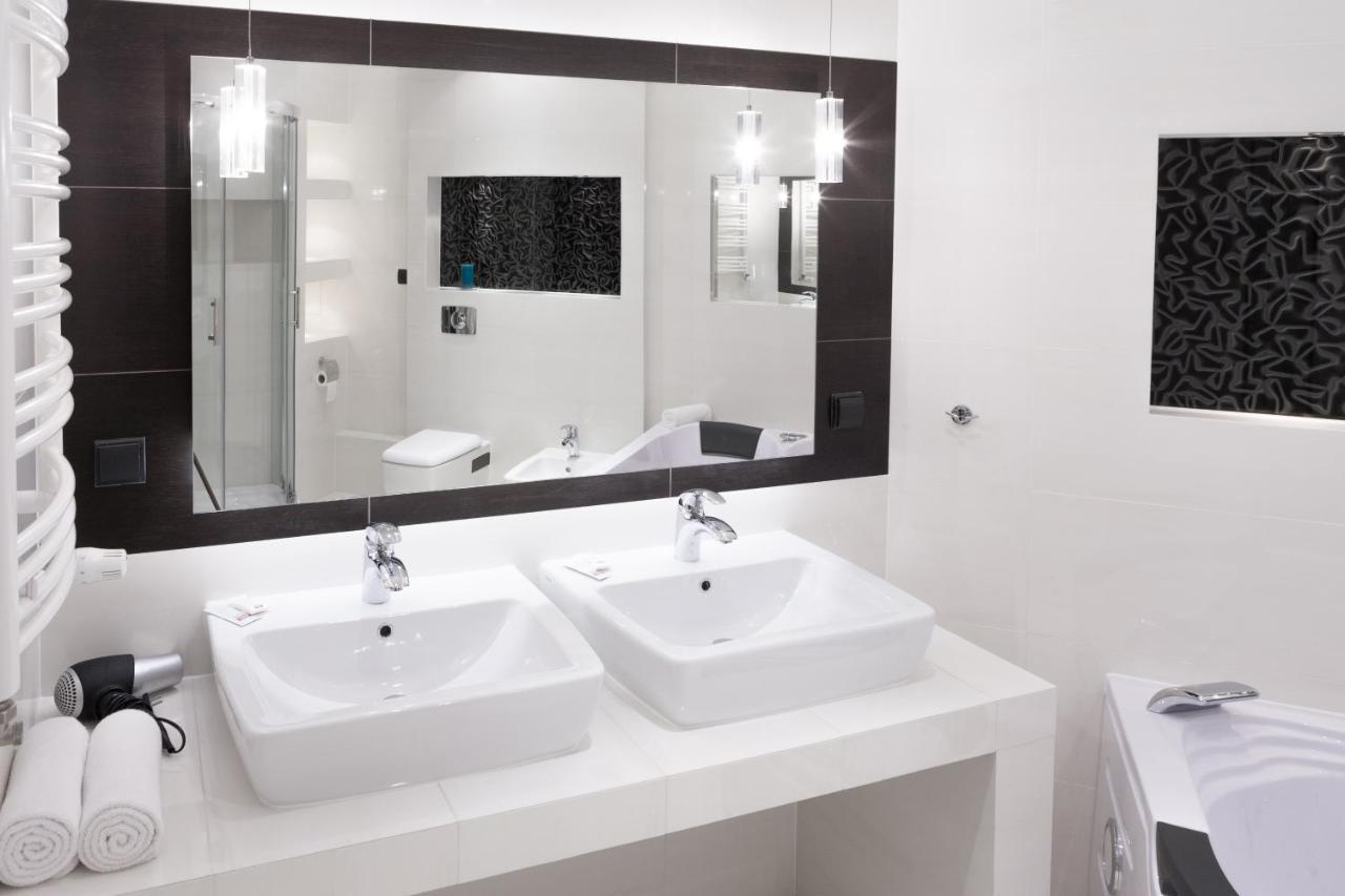 Hotel Mikulski Gliwice Buitenkant foto