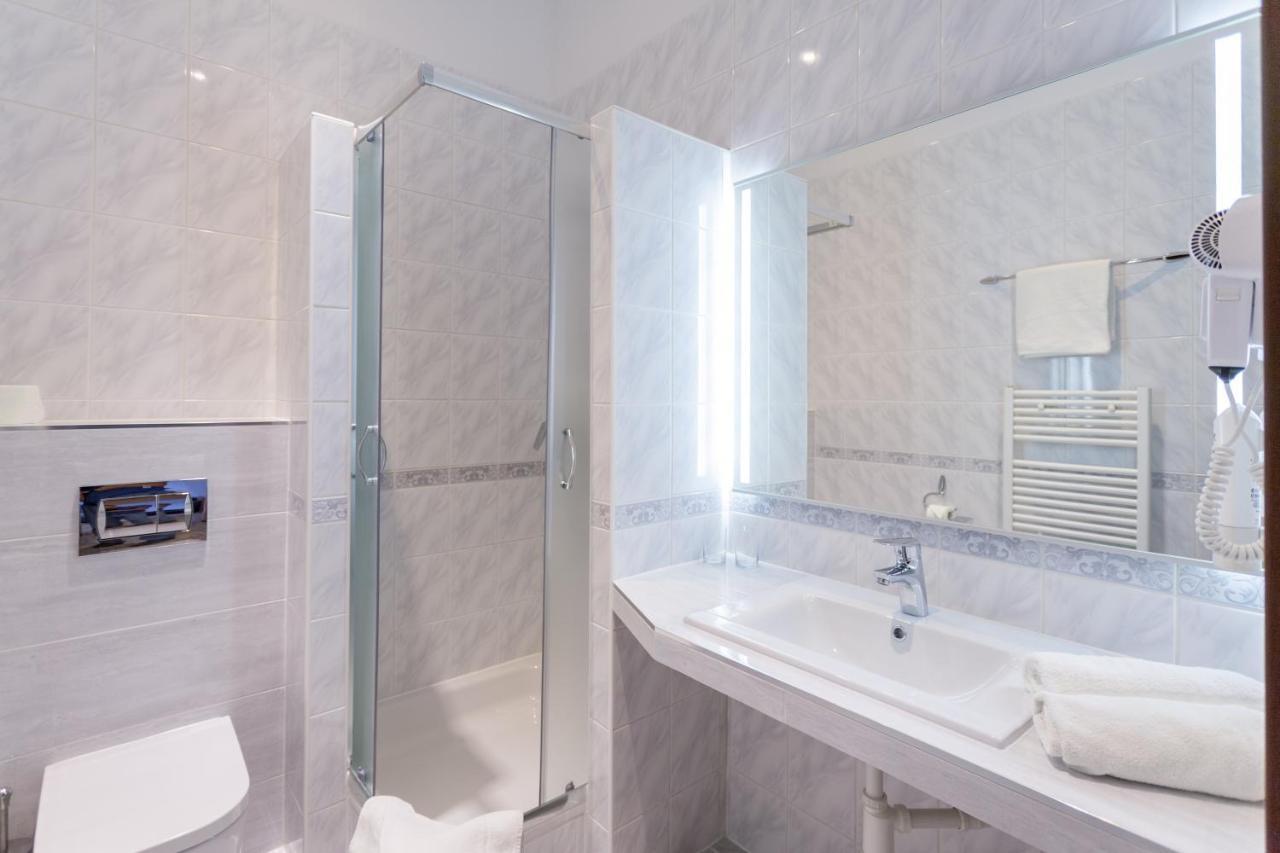 Hotel Mikulski Gliwice Buitenkant foto
