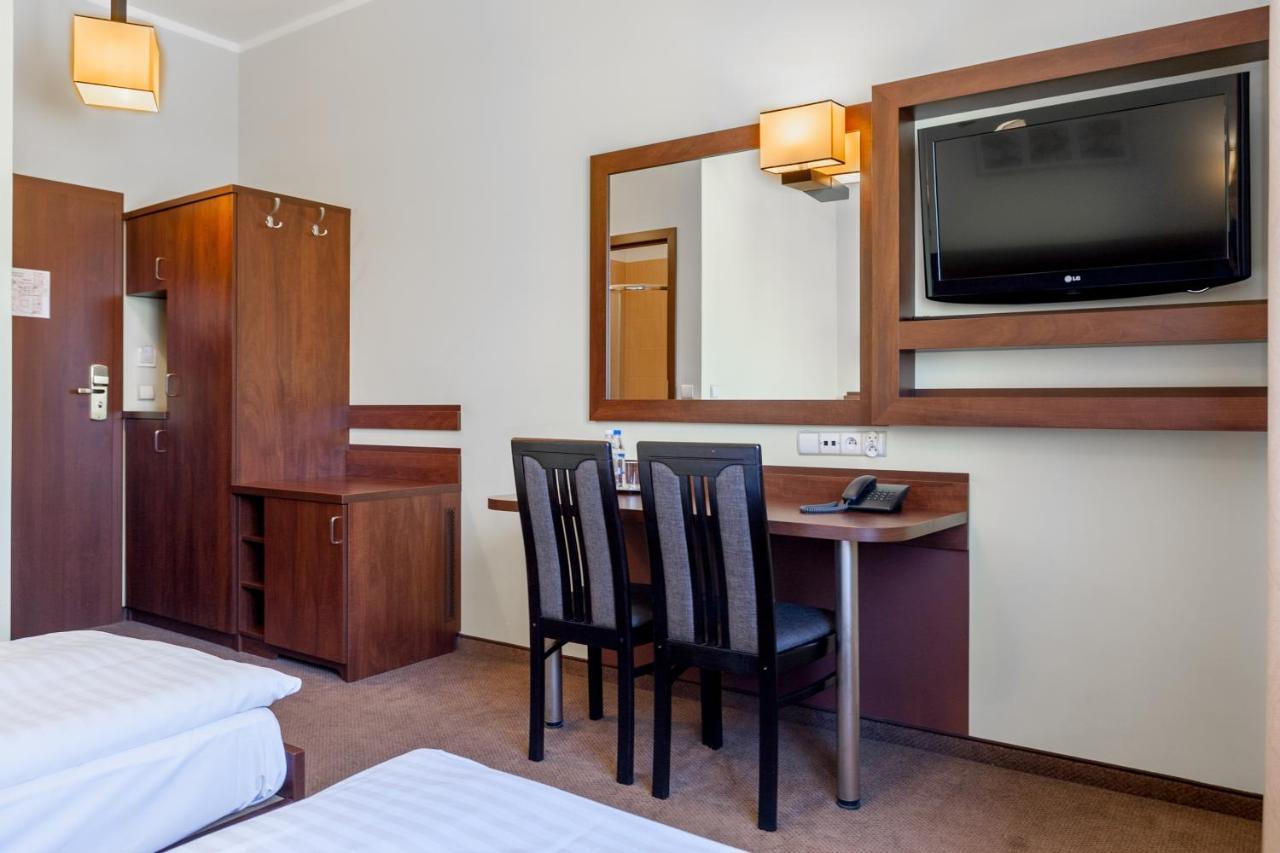 Hotel Mikulski Gliwice Buitenkant foto