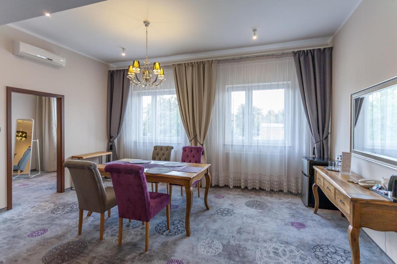 Hotel Mikulski Gliwice Buitenkant foto