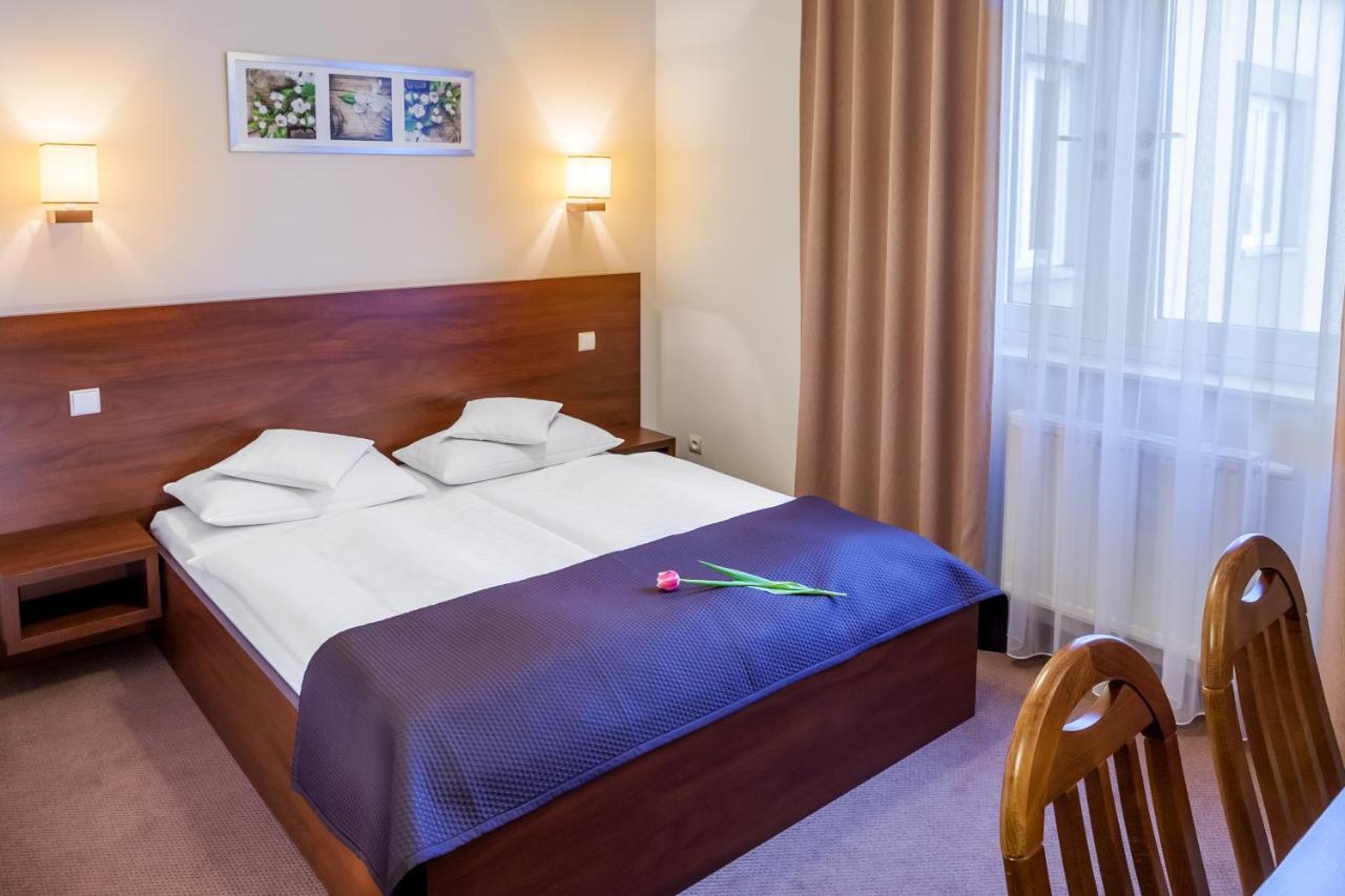 Hotel Mikulski Gliwice Buitenkant foto