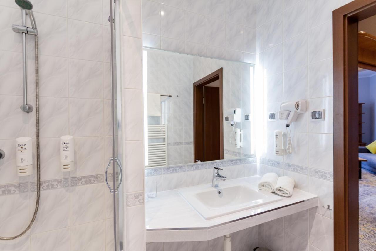 Hotel Mikulski Gliwice Buitenkant foto