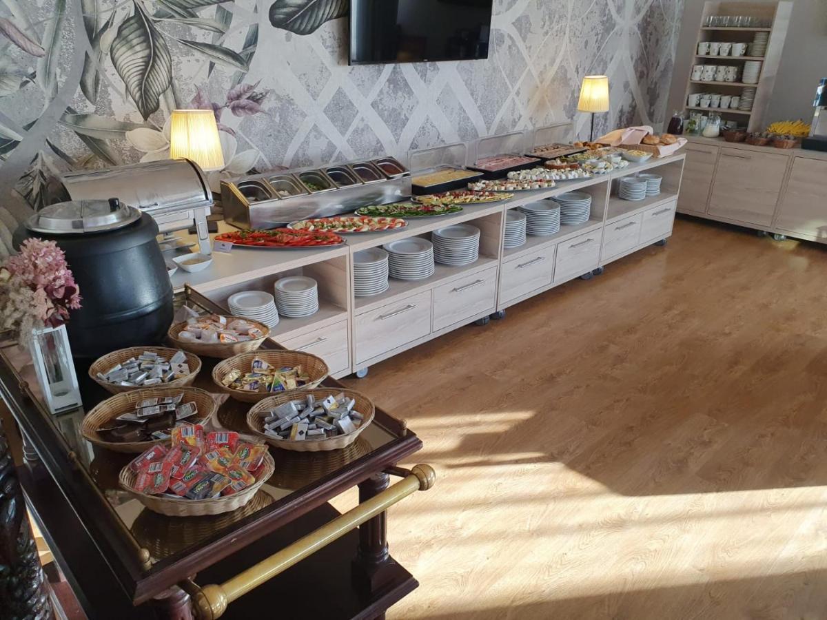 Hotel Mikulski Gliwice Buitenkant foto